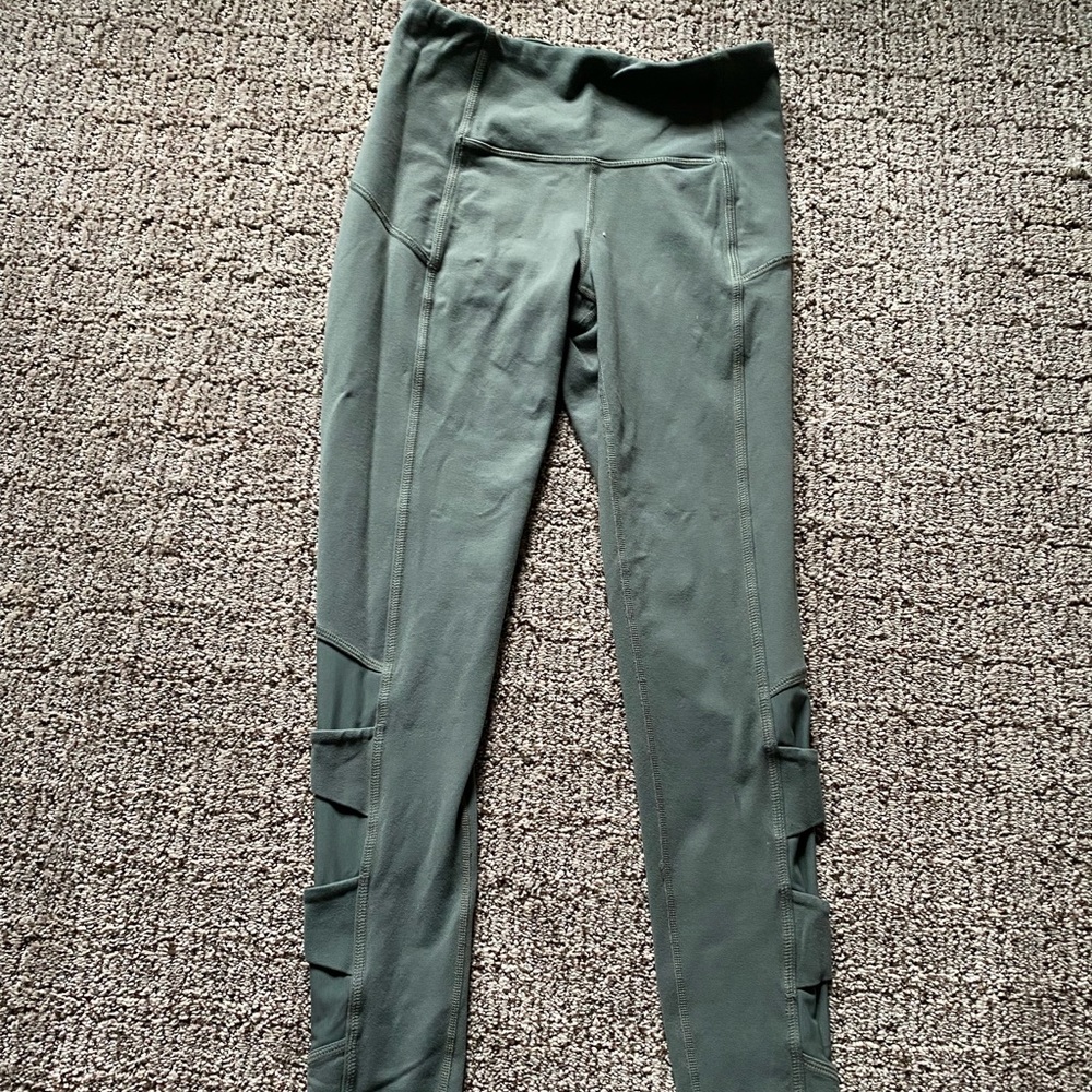 Athleta army green leggings, great condition
